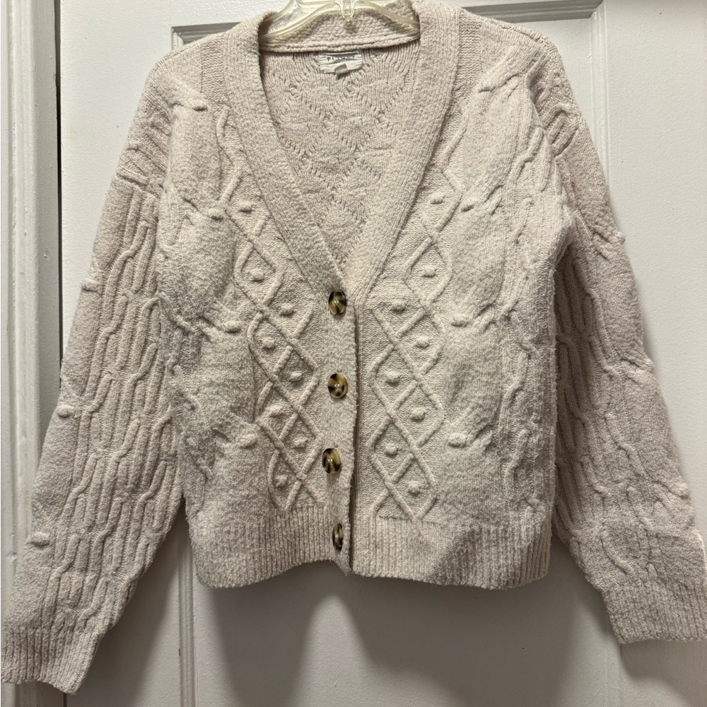 Elegant Beige Knit Cardigan